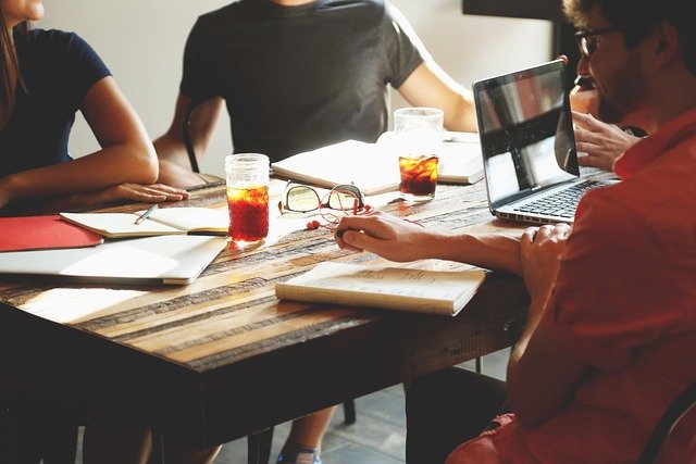 Download free HD stock image of Meeting Brainstorming Free Meeting Brainstorming photo and picture